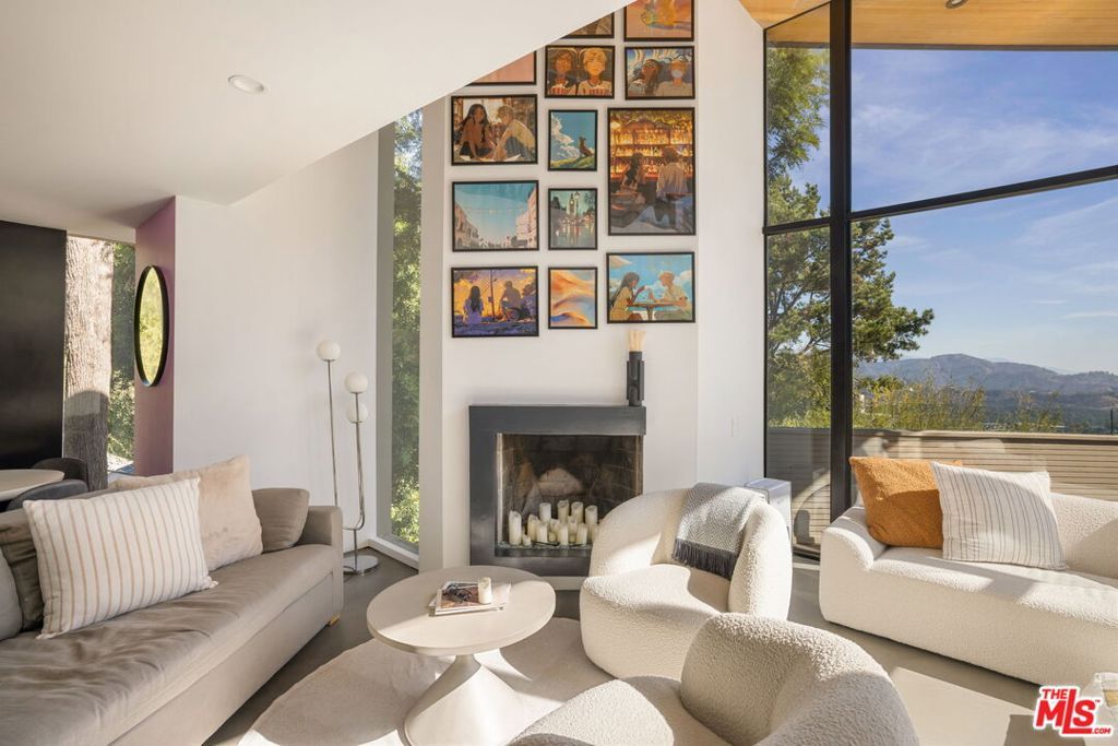 Photo of 7187 Macapa Drive, Los Angeles, CA 90068 (MLS # 25612625)