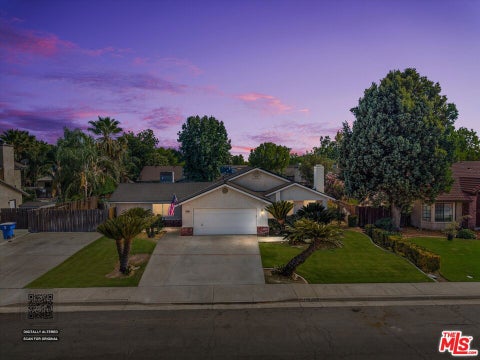 Photo of 14109 Tierra Blanca Avenue, Bakersfield, CA 93314 (MLS # 26918255)