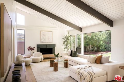 2313 Banyan Drive Los Angeles CA 90049