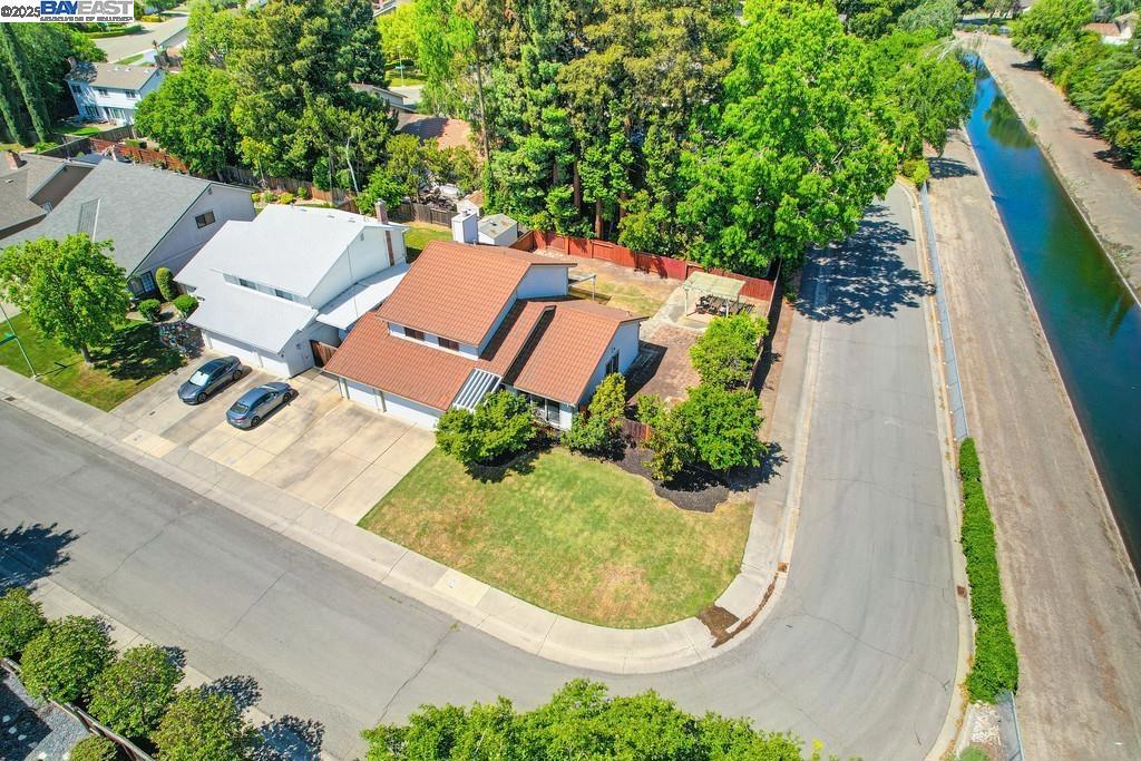 35 Pebble River Cir