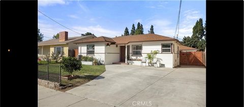 Photo of 719 S Walnut Ave, Brea, CA 92821 (MLS # CV26078250)