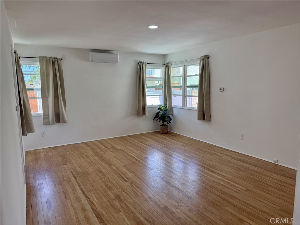 719 S Walnut