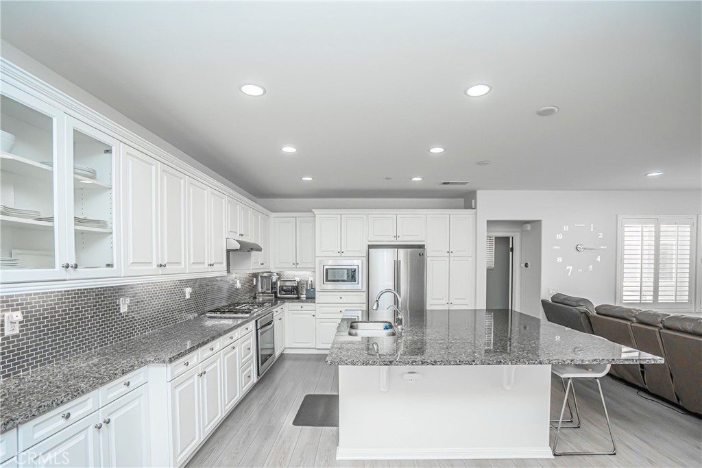 1122 Gardiner Lane