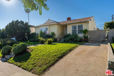 Photo of 1423 S Spaulding Avenue, Los Angeles, CA 90019 (MLS # 26633101)