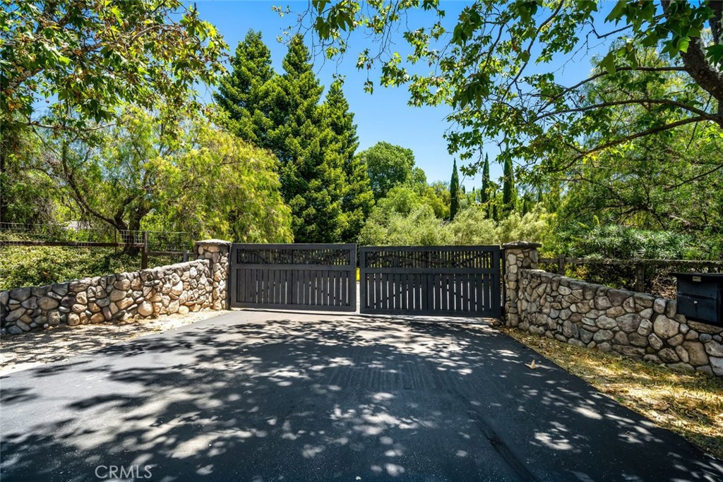 1590 Apple Orchard Lane