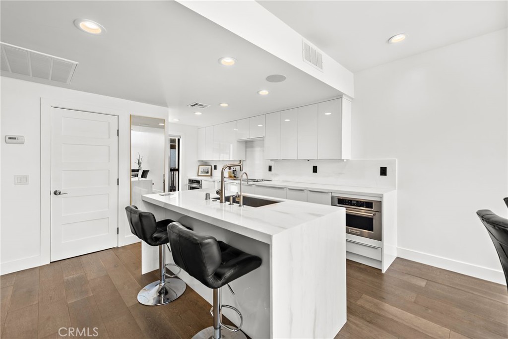 5322 Marina Pacifica Drive N