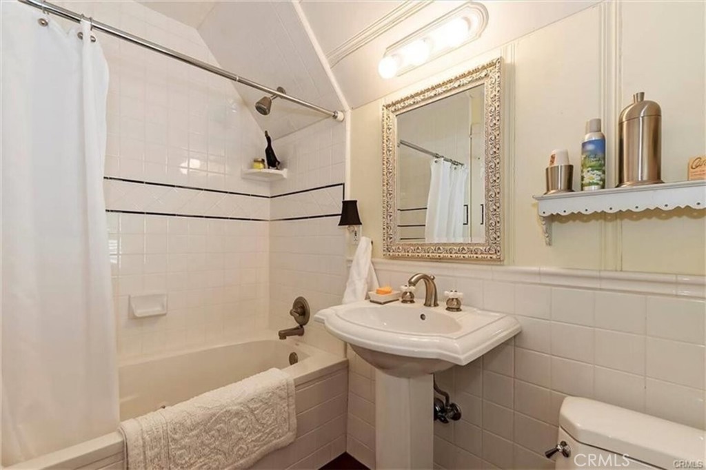 Arrowhead Woods (AWHW) - Residential Lease