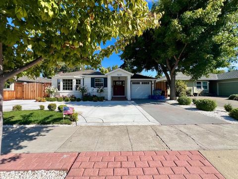 Photo of 1232 Malone Road, San Jose, CA 95125 (MLS # ML82047141)