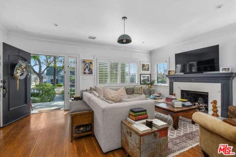 Photo of 1117 S Manhattan Place, Los Angeles, CA 90019 (MLS # 26842747)