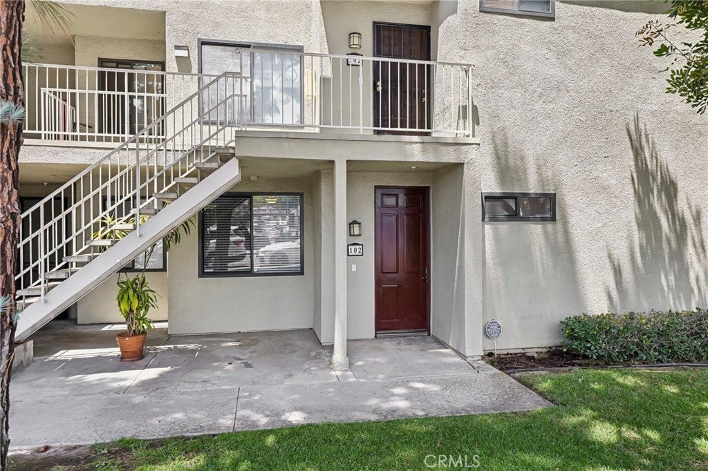 17722 Sergio Circle 102, Huntington Beach CA 92647