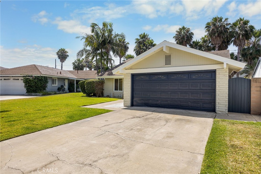 1130 E 21st
