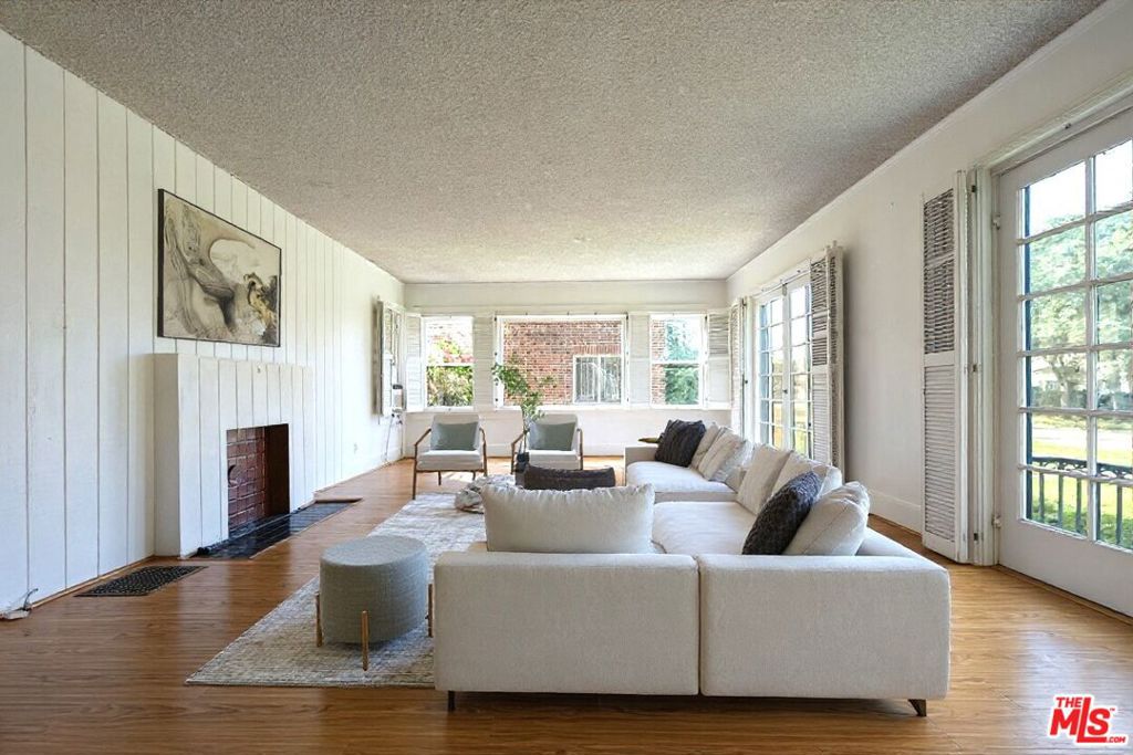 Properties 3 1412 S Victoria Avenue