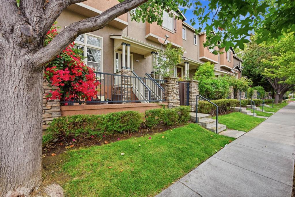 3576 Sequoia CMN