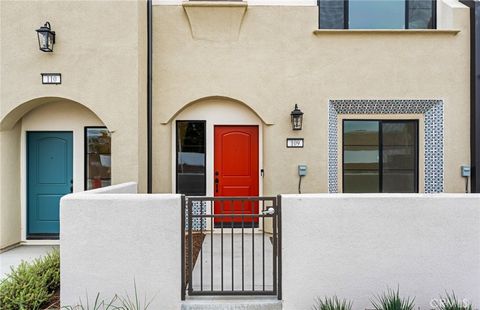 Photo of 102 Sorrel Court, Burbank, CA 91506 (MLS # IV26088100)