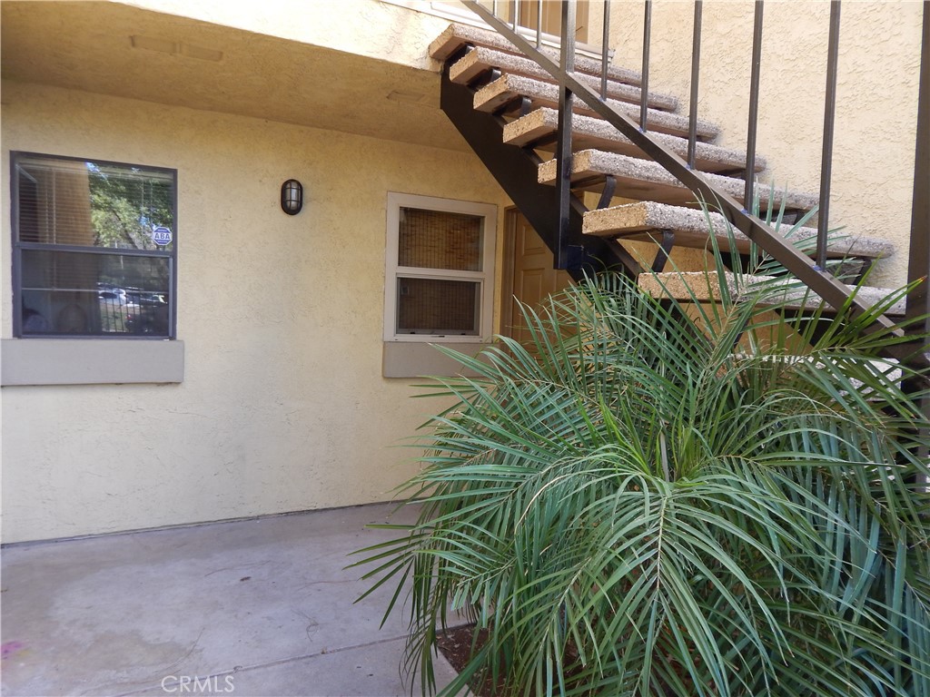The Woodlands Condominiums - Walk to UCR! Perfect for those in college or need to live close to that area. This Upgraded 2 Bedroom, 1.25 Bathroom, 810 Square Feet unit features beautiful granite marble tops in the kitchen and bathrooms, Spacious Bedrooms, and a Private Patio. The unit also features a 1-Car Detached Garage, Stove, Microwave, Dishwasher, Refrigerator, Shared Laundry and Community Pool. Rent includes Water, Sewer & Trash.