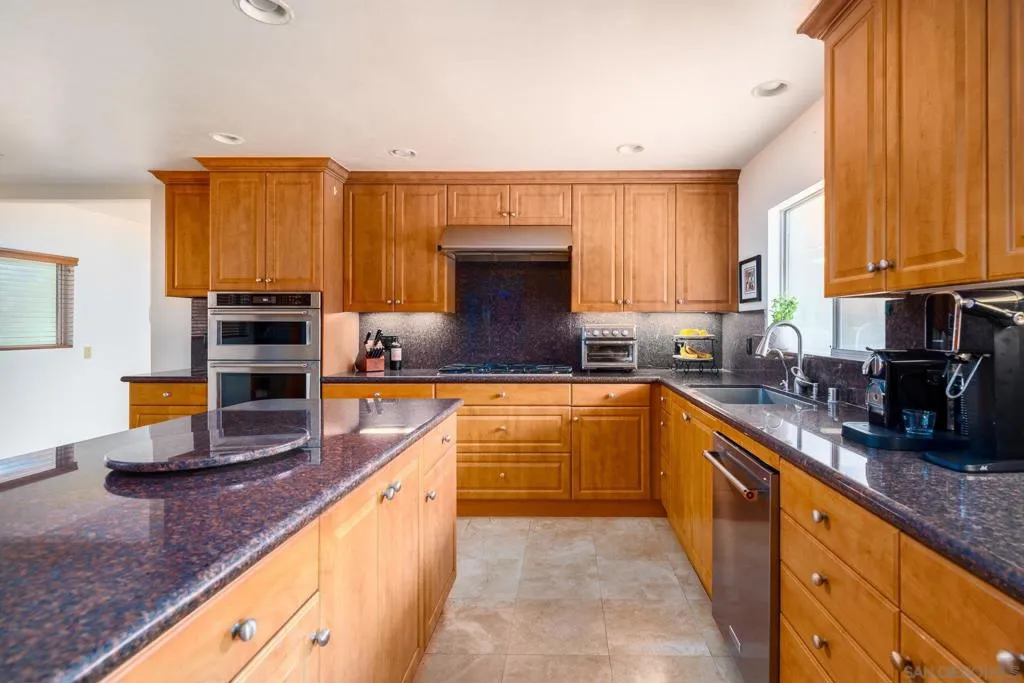 La Jolla, California 92037, United States, 3 Bedrooms Bedrooms, ,2 BathroomsBathrooms,Residential,Active,146629