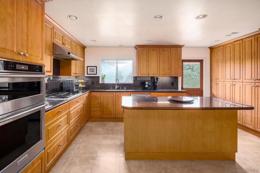 La Jolla, California 92037, United States, 3 Bedrooms Bedrooms, ,2 BathroomsBathrooms,Residential,Active,146629