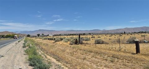 Photo of 1 Happy Trails, Apple Valley, CA 92307 (MLS # PW26122434)