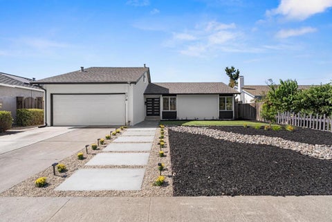 Photo of 174 Burning Tree Drive, San Jose, CA 95119 (MLS # ML82061328)
