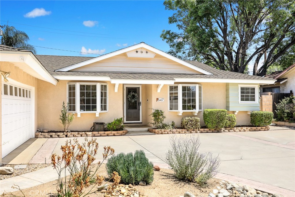 647 Ridgefield Dr