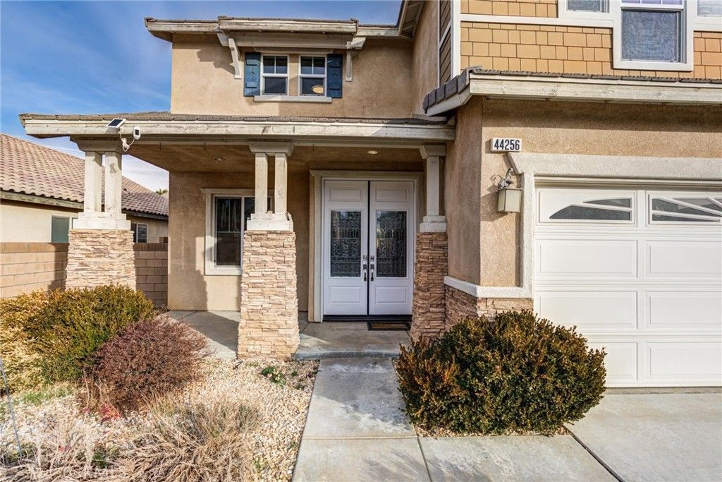 Photo of 44256 Sunmist Ct, Lancaster, CA 93535 (MLS # CV25245399)