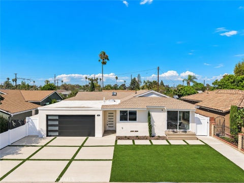 Photo of 674 Senate Street, Costa Mesa, CA 92627 (MLS # NP26196013)