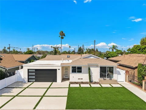 674 Senate Street, Costa Mesa, CA 92627 - MLS#: NP26196013