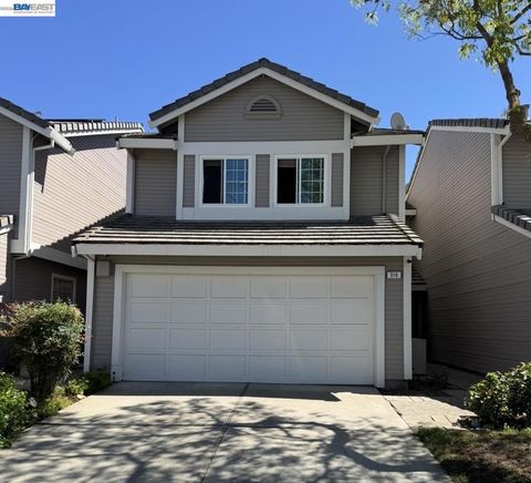 Photo of 316 HERON DR. Dr, Pittsburg, CA 94561 (MLS # 41129697)