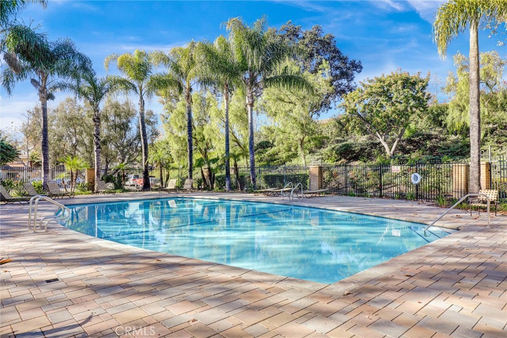 Aliso Villas (AV) - Residential