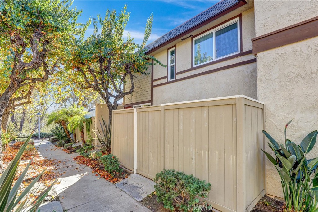 Aliso Villas (AV) - Residential