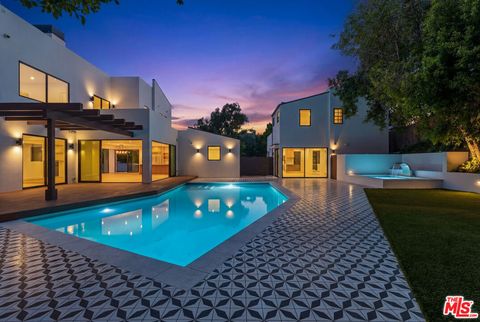 Photo of 382 Aderno Way, Pacific Palisades, CA 90272 (MLS # 26667601)