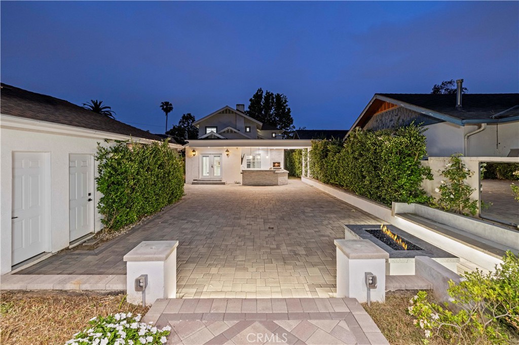 Properties 4 1281 E Orange Grove Boulevard