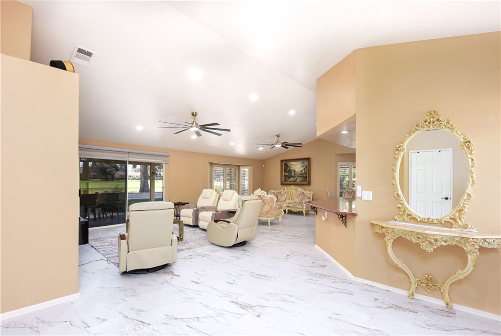 2591 Peach Tree