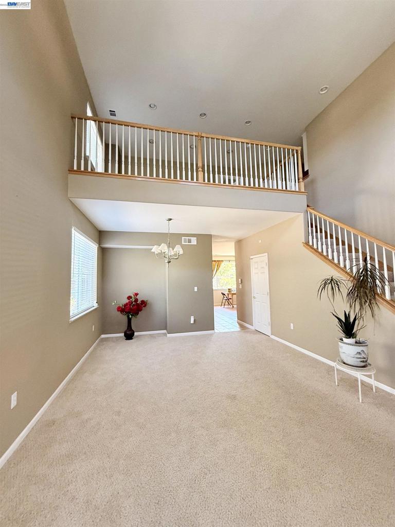 852 Meadow View Dr