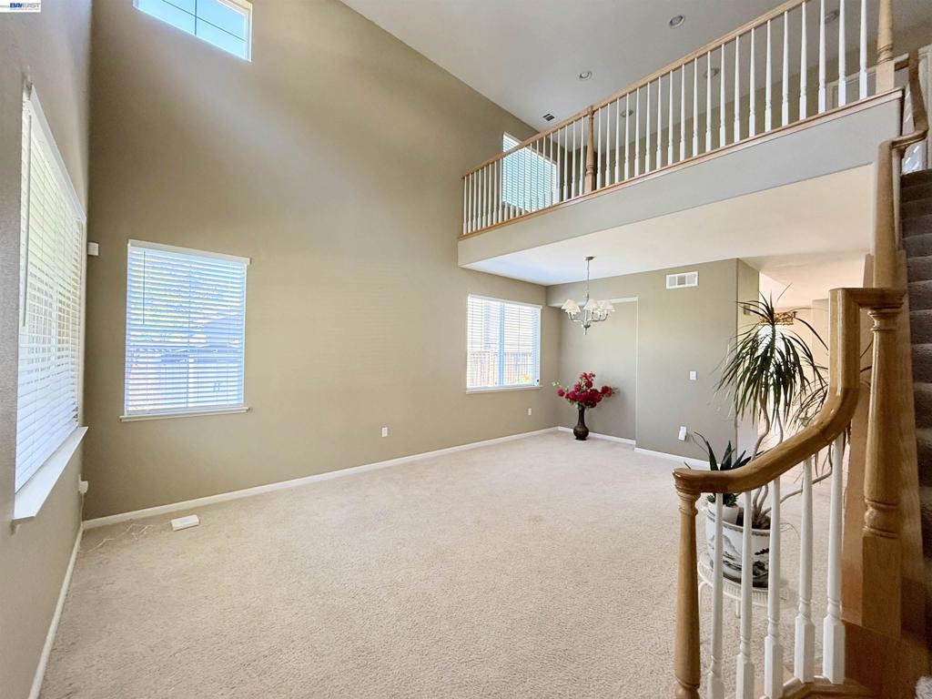 852 Meadow View Dr