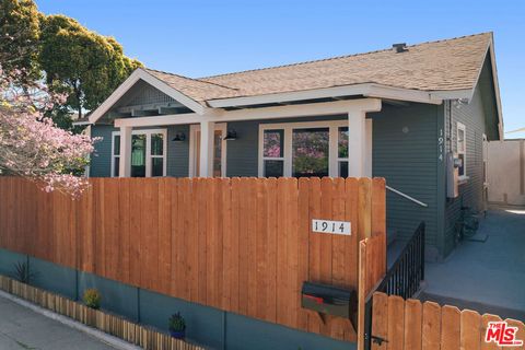 Photo of 1914 Bellevue Avenue, Los Angeles, CA 90026 (MLS # 26689201)