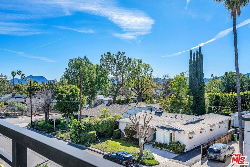 5110 Whitsett Avenue 303