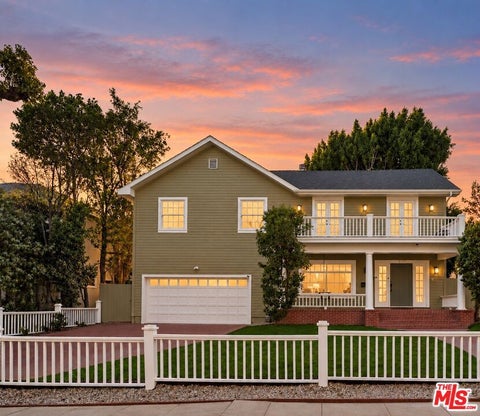 Photo of 1537 N Orange Grove Avenue, Los Angeles, CA 90046 (MLS # 26999019)