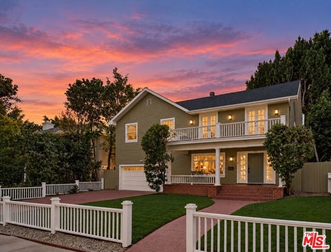 Photo of 1537 N Orange Grove Avenue, Los Angeles, CA 90046 (MLS # 26999019)