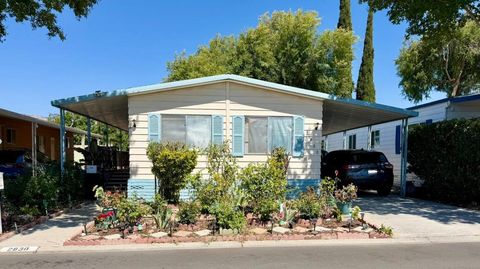 Photo of 2830 Moss Hollow Drive #2830, San Jose, CA 95121 (MLS # ML82054393)