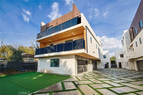 Photo of 5654 Cartwright Avenue, North Hollywood, CA 91601 (MLS # BB25276759)