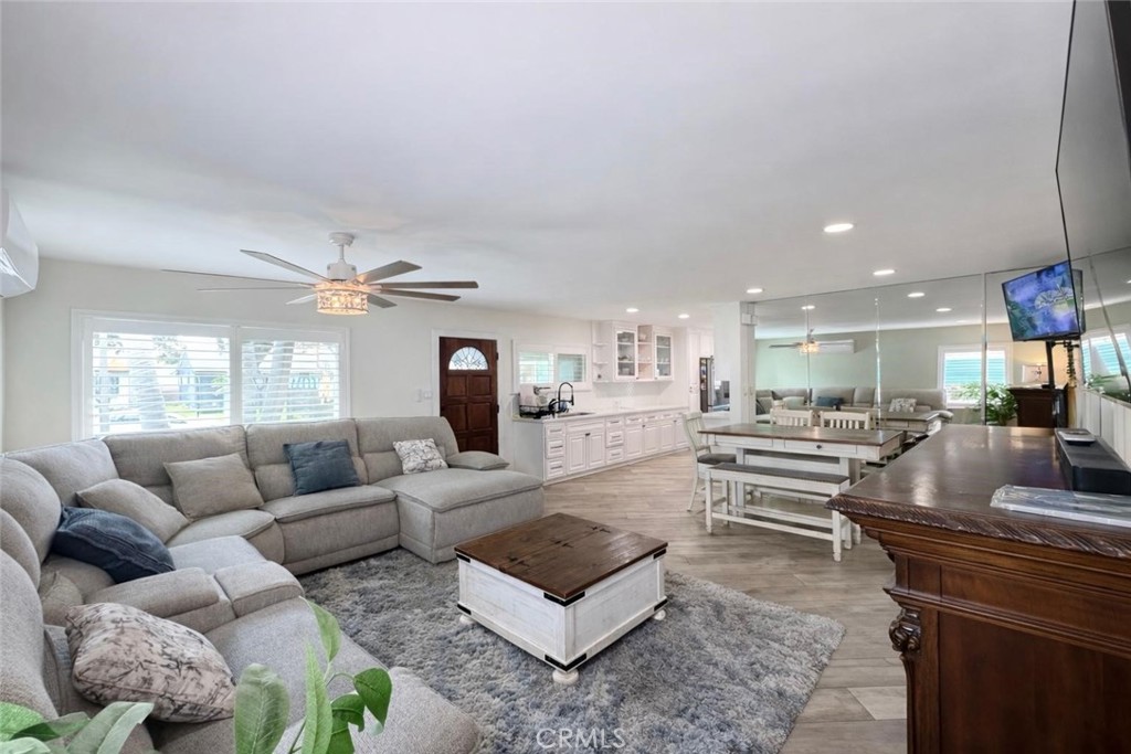 161 W Harcourt Street