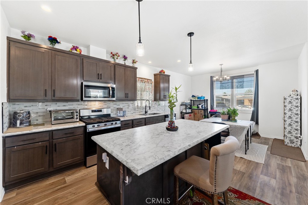 2205 W Acacia Avenue 163