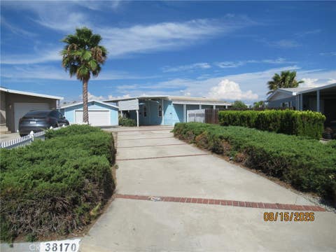 Photo of 38170 Calle Arrebol, Murrieta, CA 92563 (MLS # SW26181414)