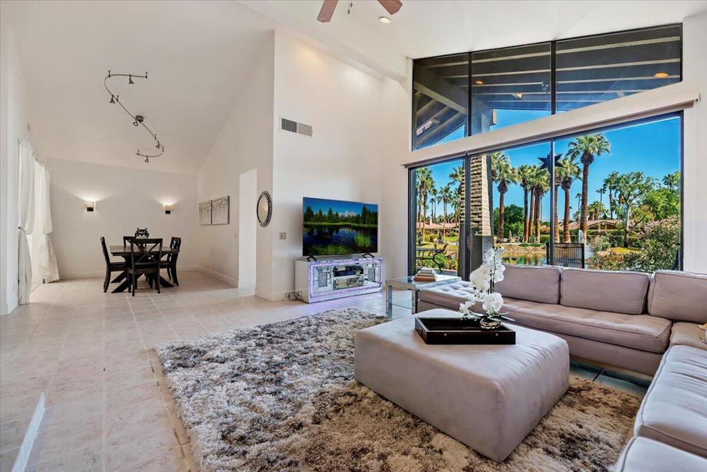 The Lakes Country Cl - Residential