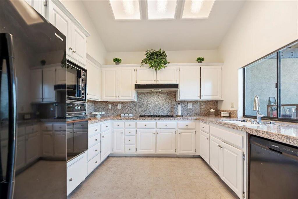 The Lakes Country Cl - Residential