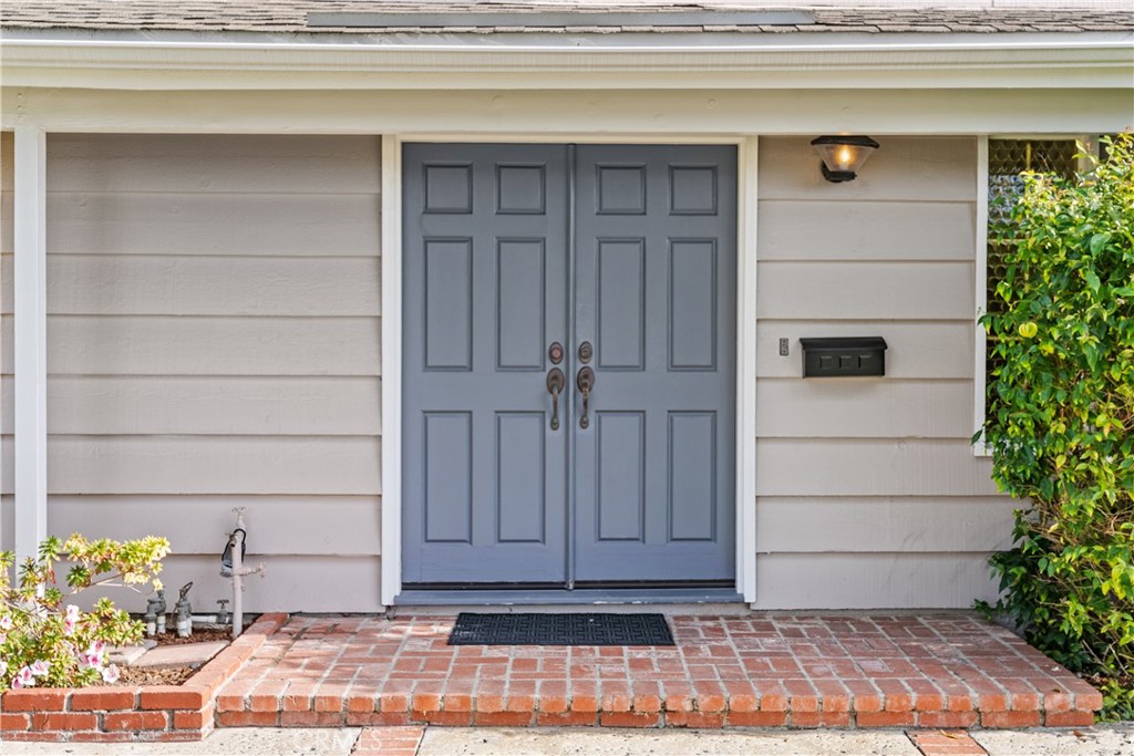 17942 Caledonia Circle