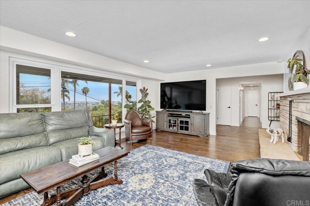 1248 Alta Vista Drive