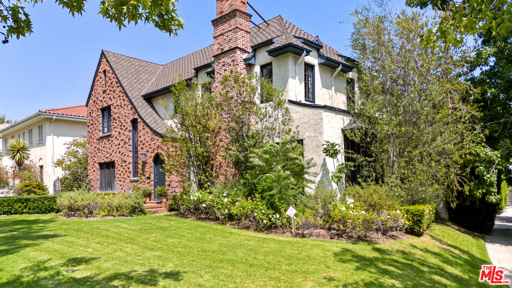 854 Keniston Avenue