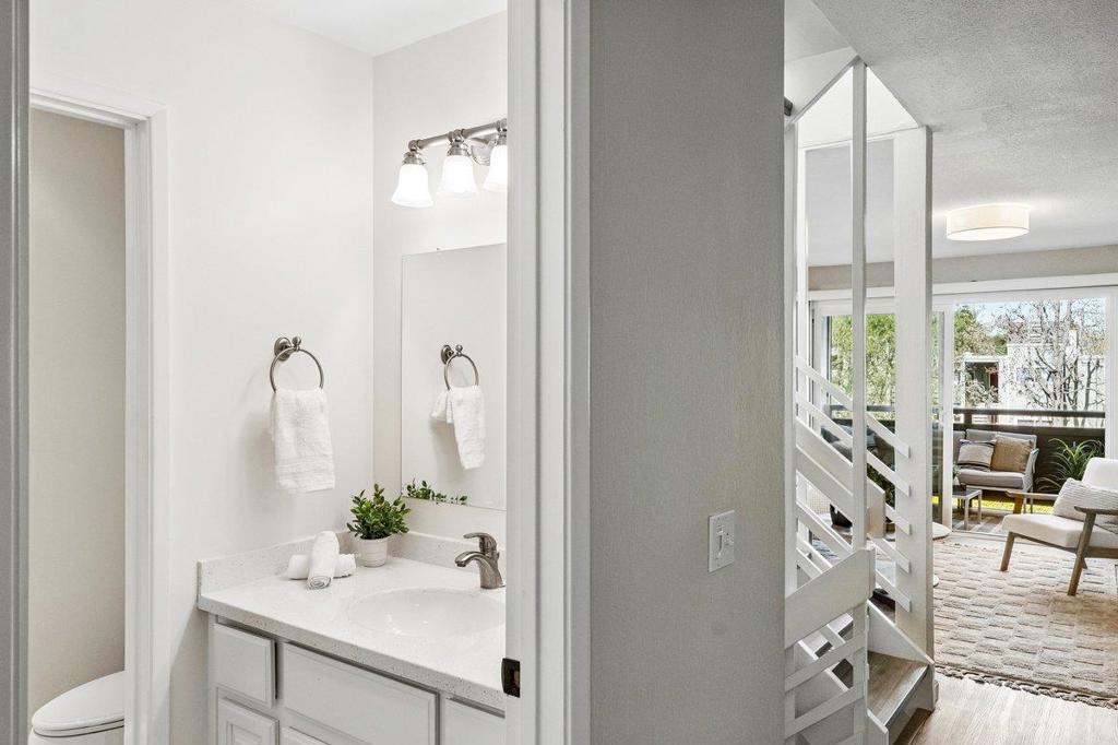 4024 Farm Hill 8